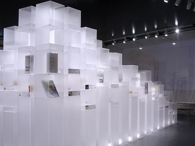 设计师用168个盒子在商场堆了一座富士山 | 以日本当代设计中的匠心为主题的《大调匠心美学展》,于2017年11月在北京的活力心脏朝阳大悦城的6层悦界空间开幕,展览空间面积为100㎡。